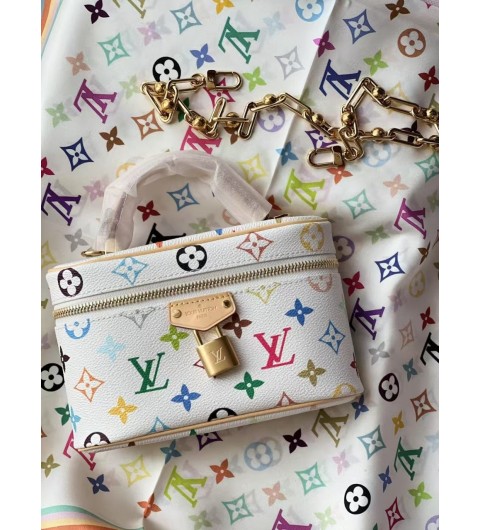 루이비통 LOUIS VUITTON LV x TM 베니티 체인 파우치 M13662 #vvip공장