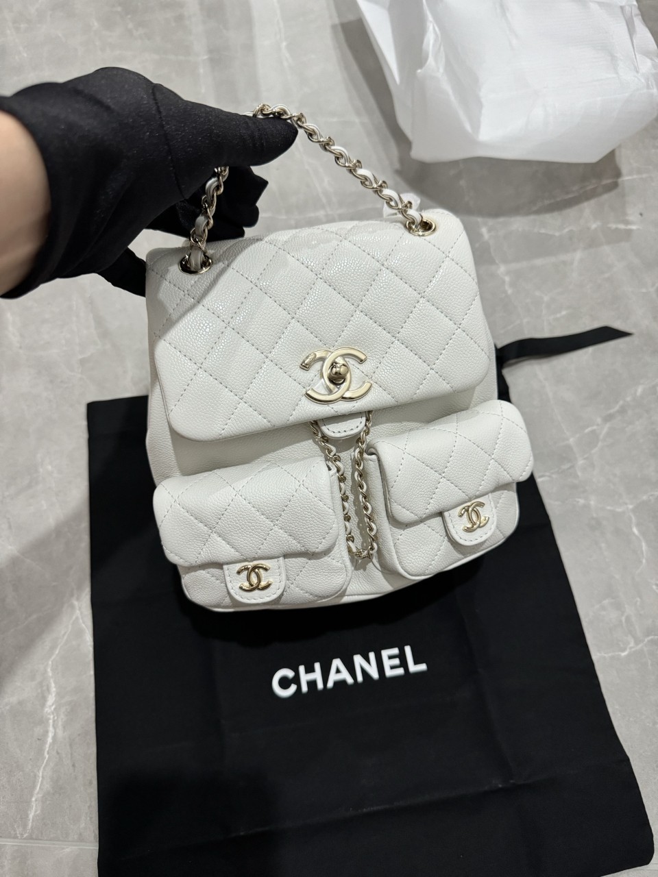 샤넬 듀마 백팩 캐비어 투포켓 미듐 화이트 금장 AS3860 20.5x20x11.5cm #vvip공장