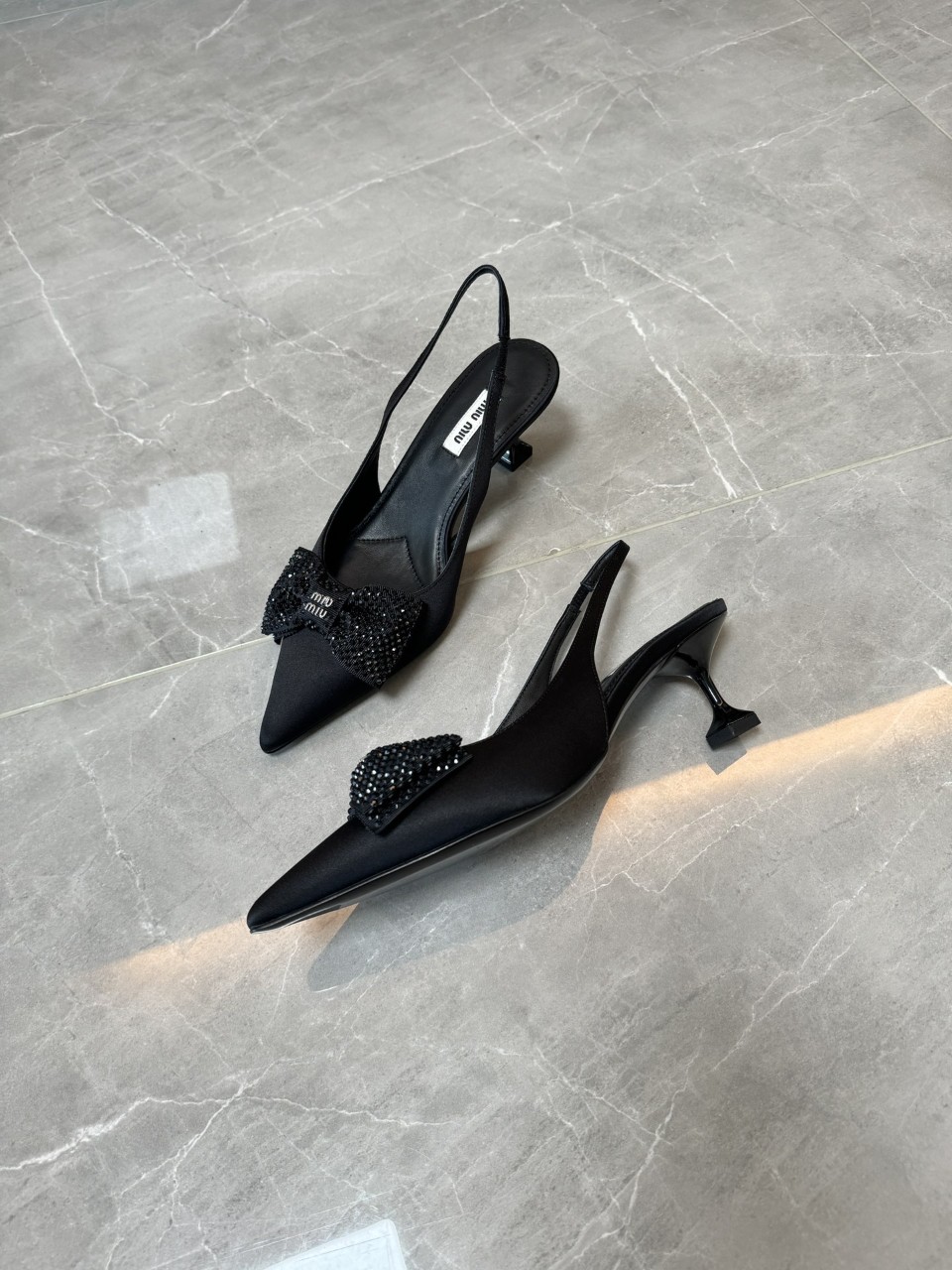 MIU MIU 미우미우 5.5mm 새틴 슬링백 펌프스 35~39
