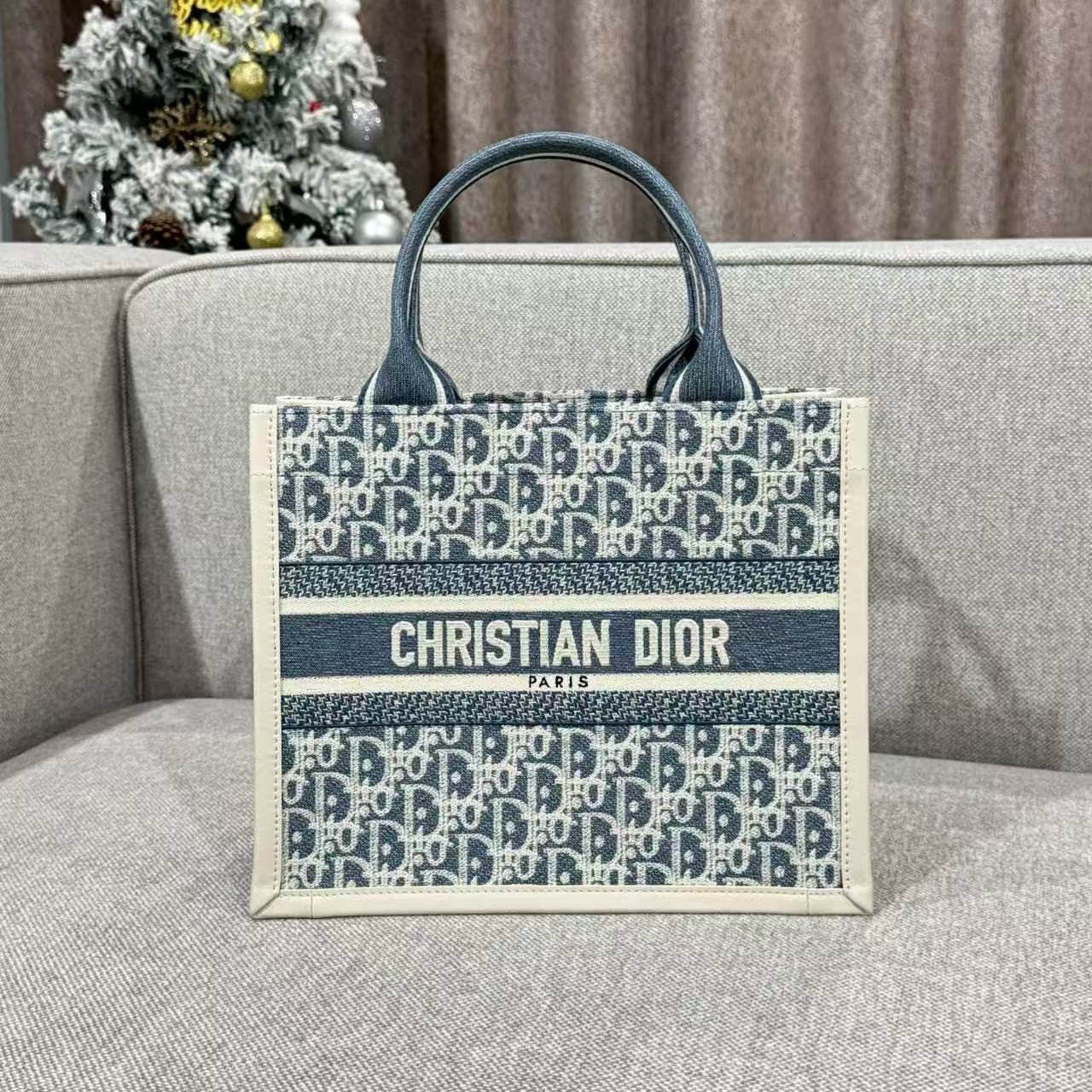 디올 북토트벡 Book Tote 스몰백 M1325CZEM_M49E 130444114 26.6x22x14cm #여왕샵