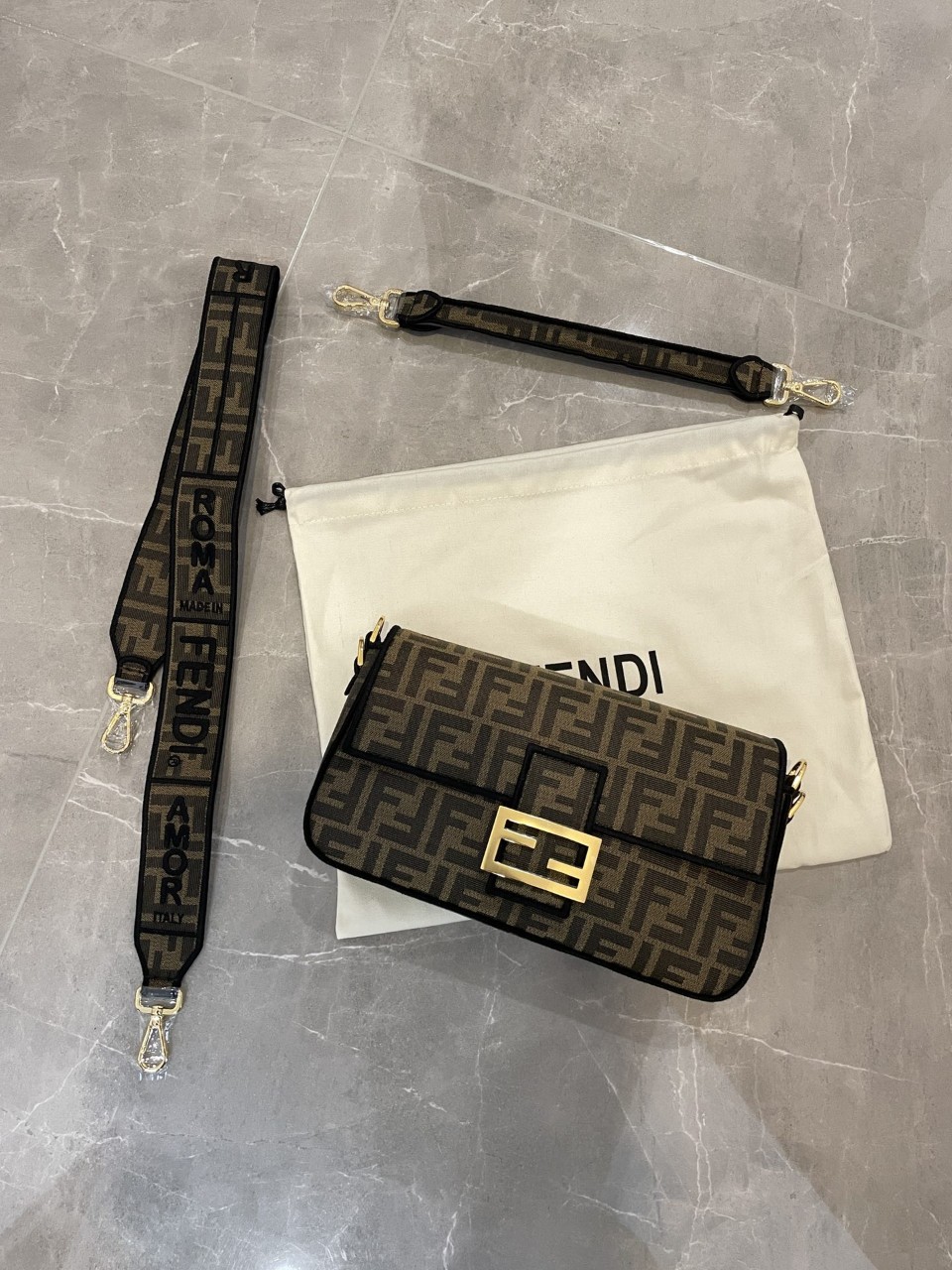 펜디 바게트 브라운 FF 자카드 브라운 패브릭백 26x15x6.5cm #vvip공장
