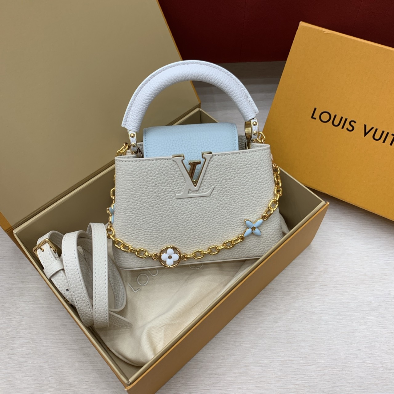 루이비통 LOUIS VUITTON 카신 미니 M25339 21x14x8cm #모나샵