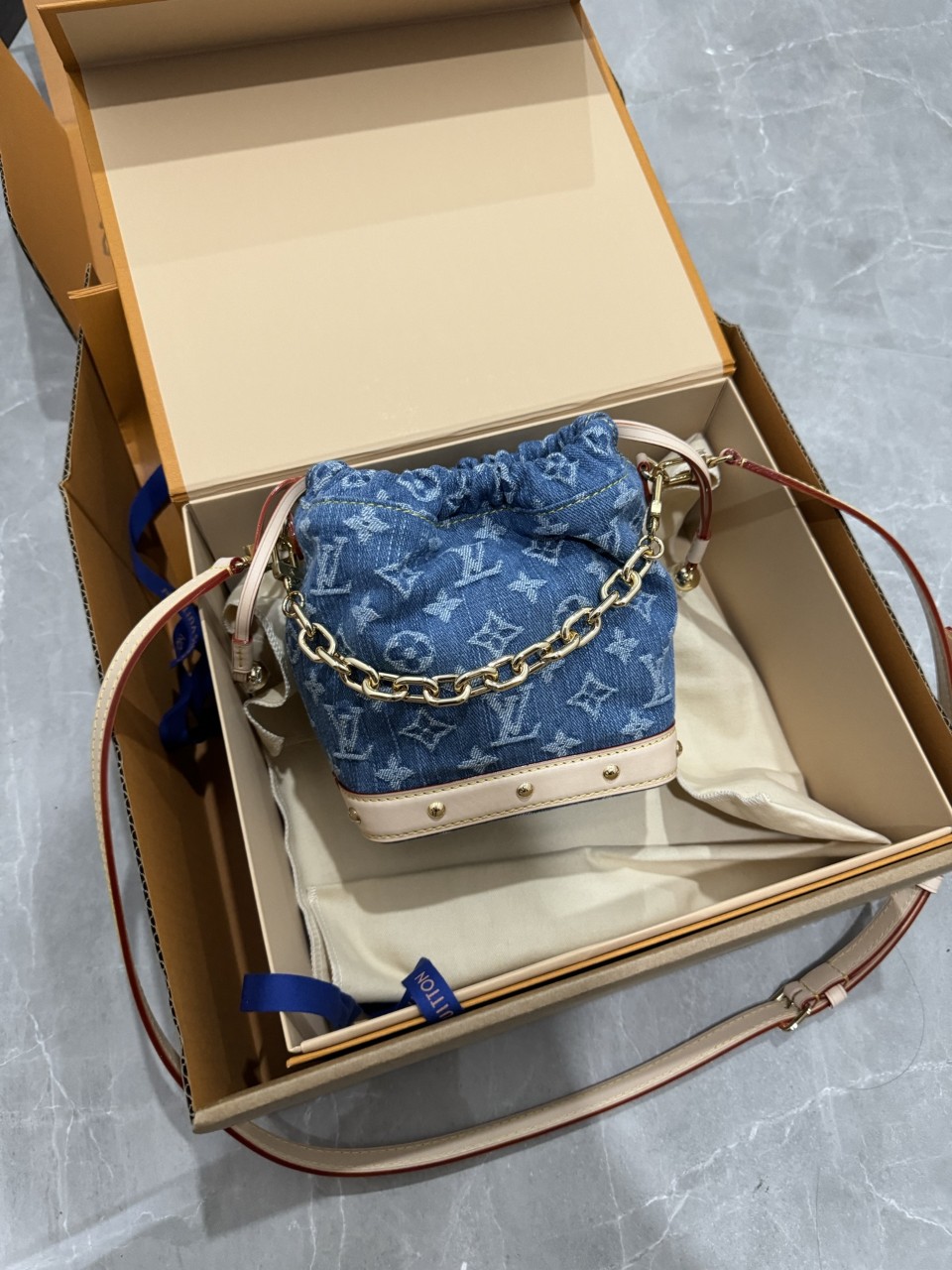 루이비통 나노 노에 버킷백 M83043 20.5x17.5x8.8cm #vvip공장