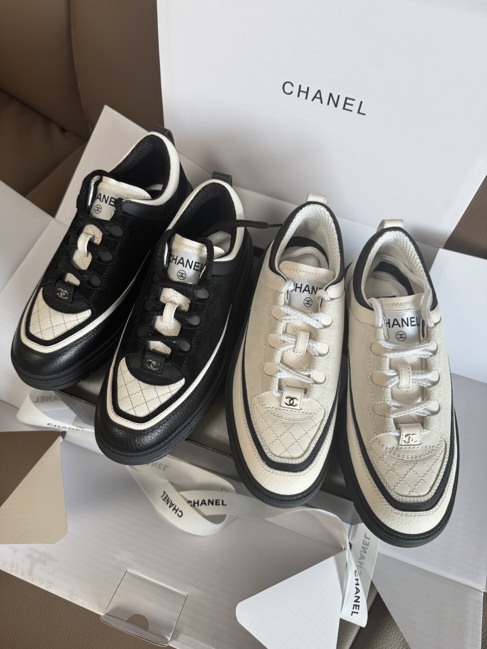 샤넬 25FW 스웨이드 스니커즈 CC로고 운동화 투톤 카프스킨 블랙 화이트 G46258 35~40