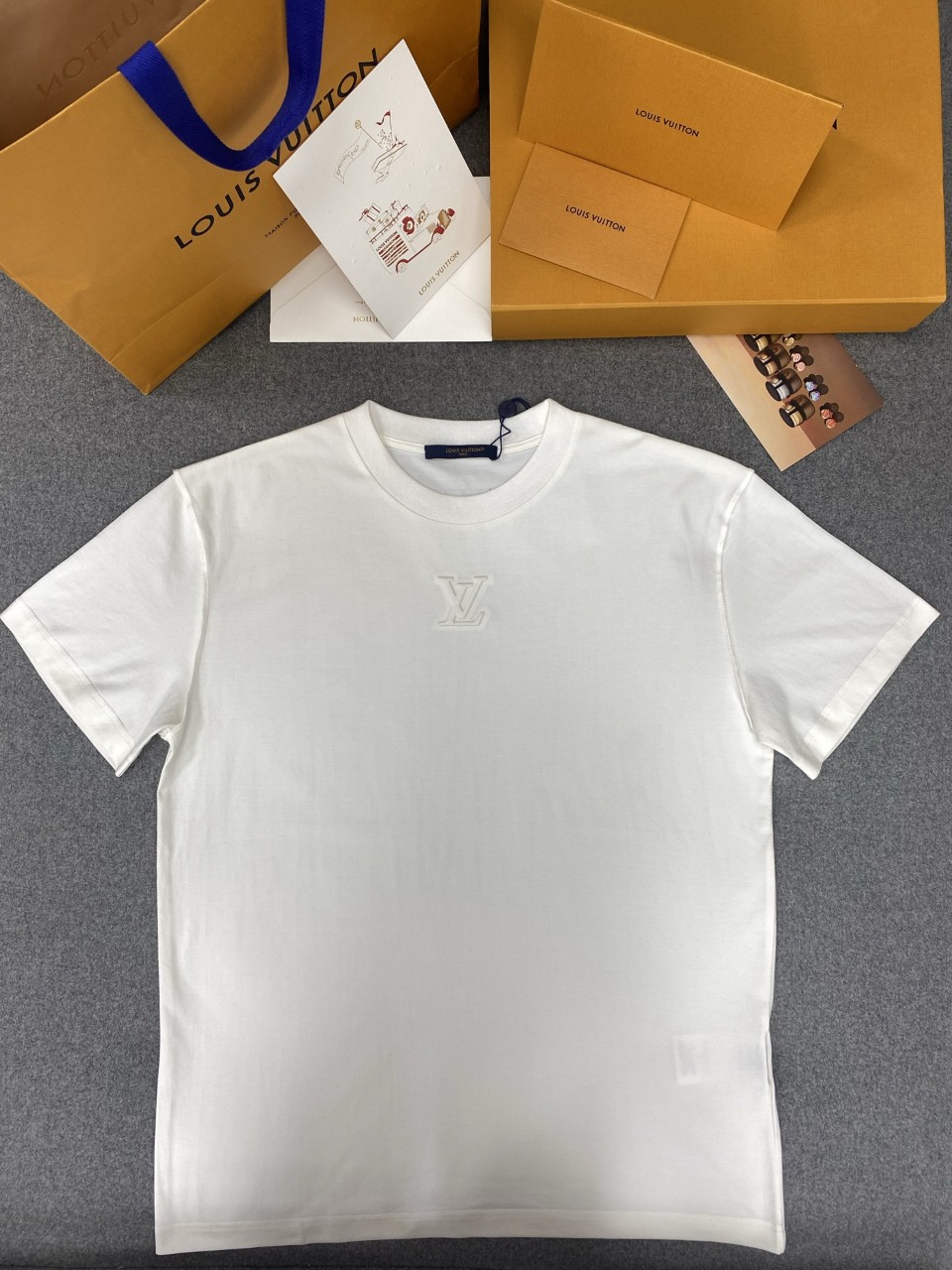 루이비통 엠보스드 티셔츠 S M L XL