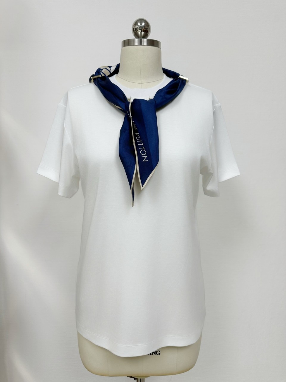루이비통 여성 티셔츠 항해 스타일 스카프 티셔츠 화이트 1AHJ08 S M L #타지아