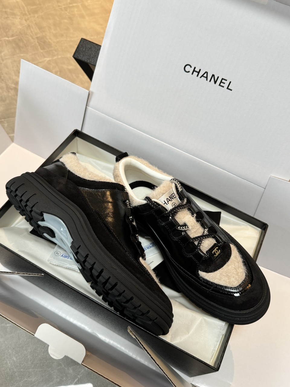샤넬 CHANEL 25B 빈티지 퀄팅 스니커즈 G46735 35~40