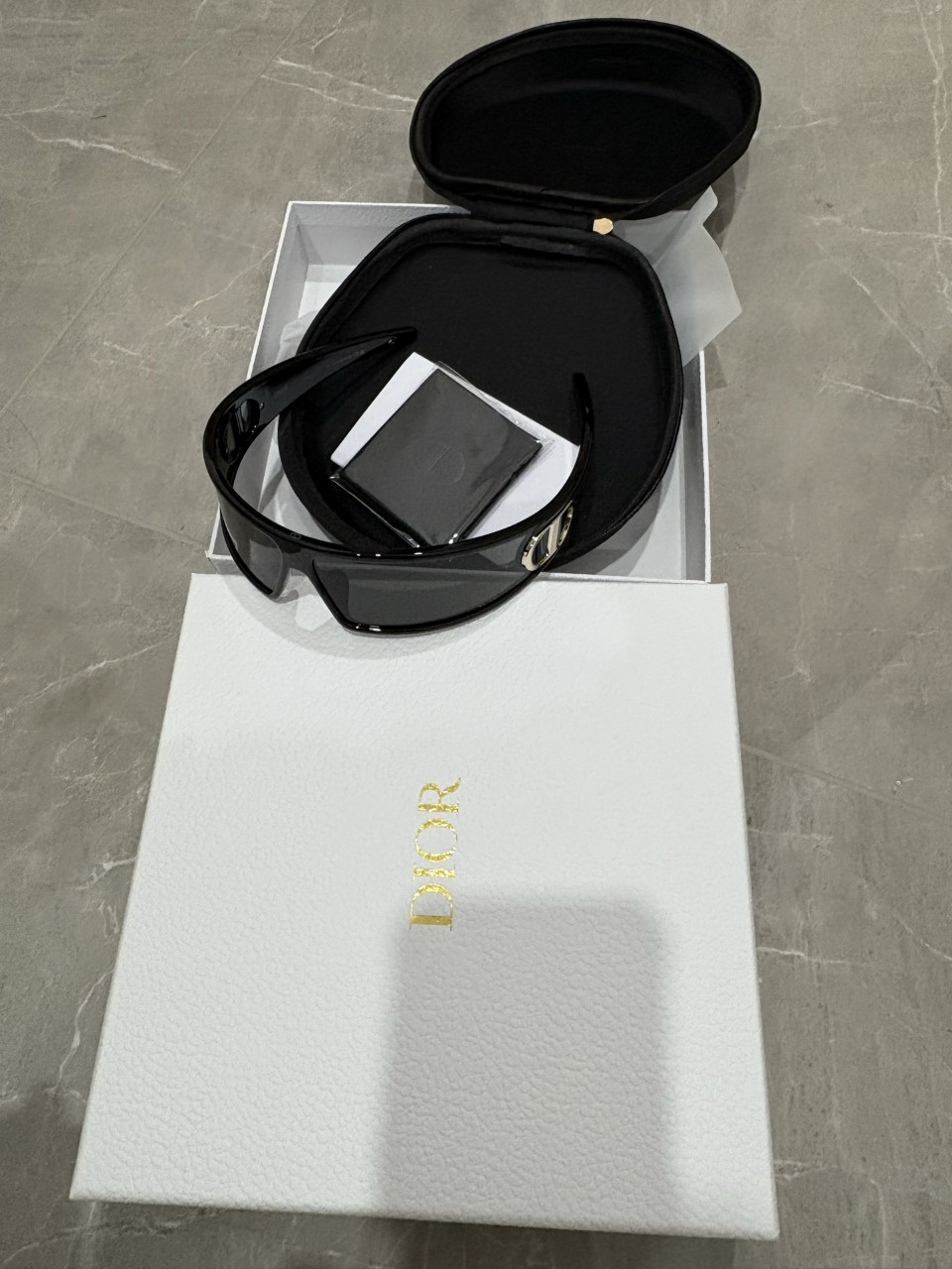 25SS 크리스챤디올 선글라스 VERYDIOR M1U 10A0 black 91-11