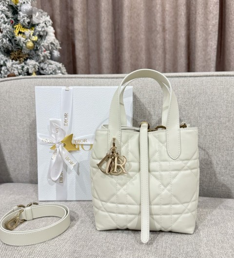 디올 뚜주흐 버티컬 토트백 스몰 매크로까나쥬 라떼 M2835OSNW M030 18.5x18.5x13cm #아더샵
