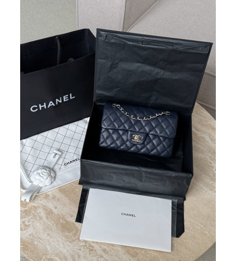 샤넬 CHANEL 클래식 플랩백 스몰 클스 캐비어 라이트 블루 금장 A01113 [사이즈] 23cm #아더샵