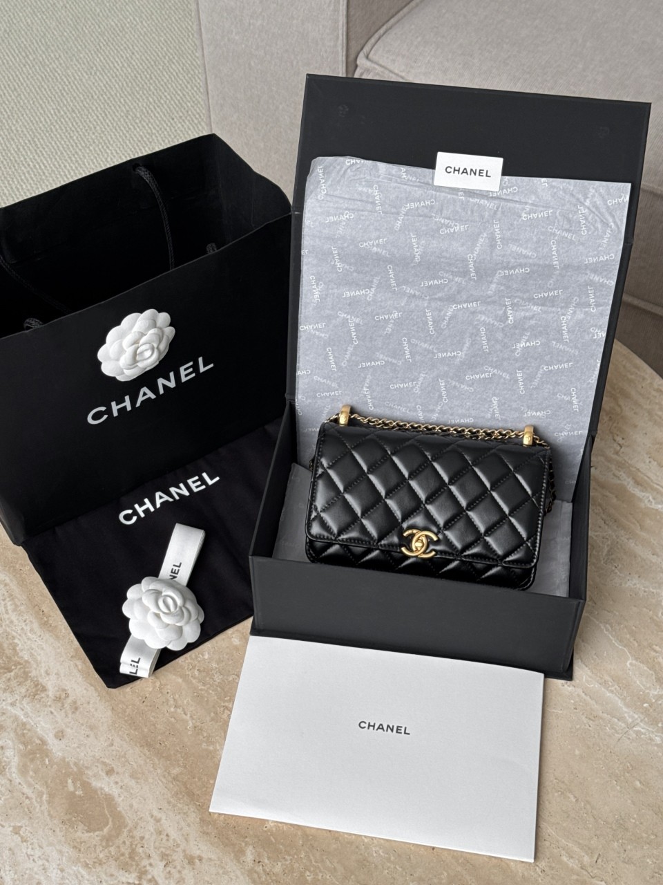 샤넬 25SS WOC 턴락 CC로고 체인 지갑 미니백 체인 조절 블랙 카프스킨 AP2289 12.3x19.2x3.5cm #아더샵