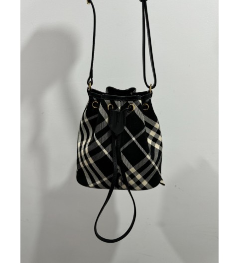 버버리 BURBERRY 미니 체크 버킷백 8095057 18x19.5x10.5cm #vvip공장