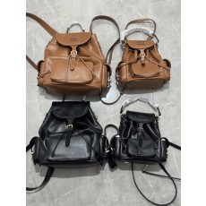 미우미우 (Miu Miu) 가죽 백팩 (5BZ042_2CRW_F0046_V_OOO) 코냑 브라운, 블랙 색상의 멀티 포켓 #vvip공장