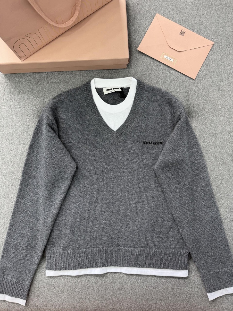 미우미우 저지 인서트 캐시미어 스웨터 슬레이트그레이 MMLB61 174K F0480 38 40 42