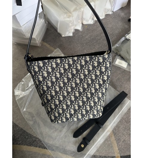 디올 스타 스몰 버킷백 오블리크 크로스백 M2854UTZQ M928 #vvip공장