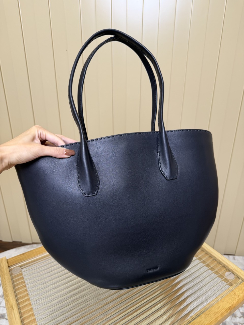 더로우 지오메트릭 튜블러 핸들 토트 백 W1856 L72 BDWS