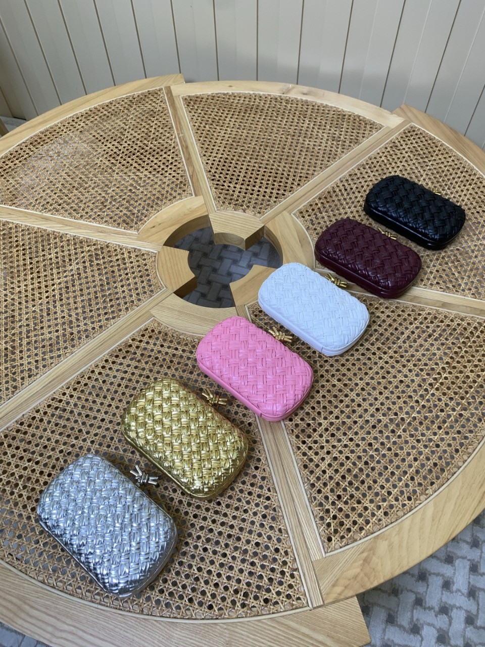 보테가베네타 놋 클러치 백 클러치백 - 스페이스 / 717622V01D18847