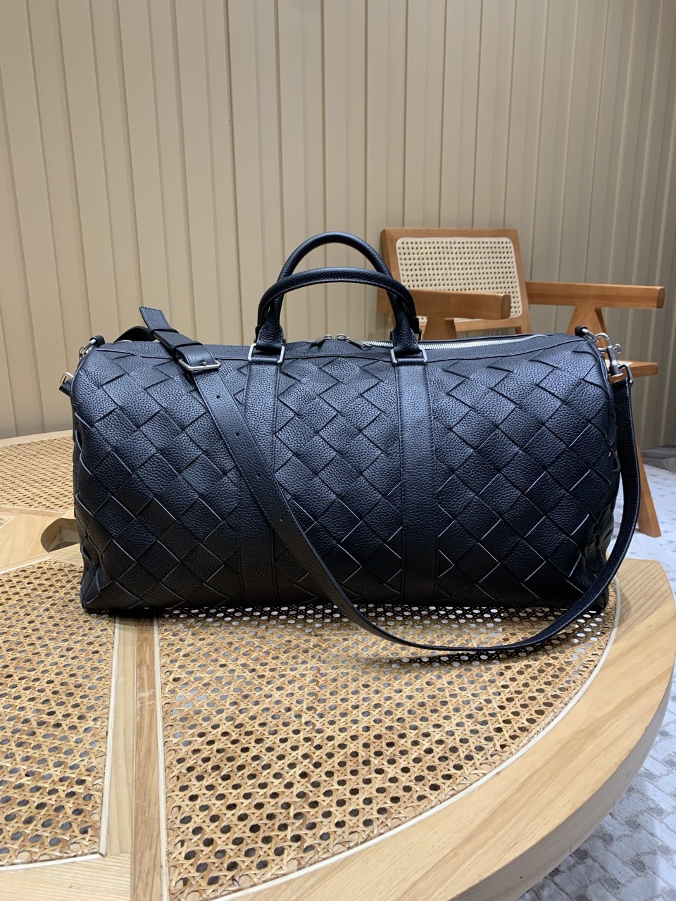 보테가 베네타의 인트레치아토 미디움 더플백 795287V2HL1 8803 50*24*27cm