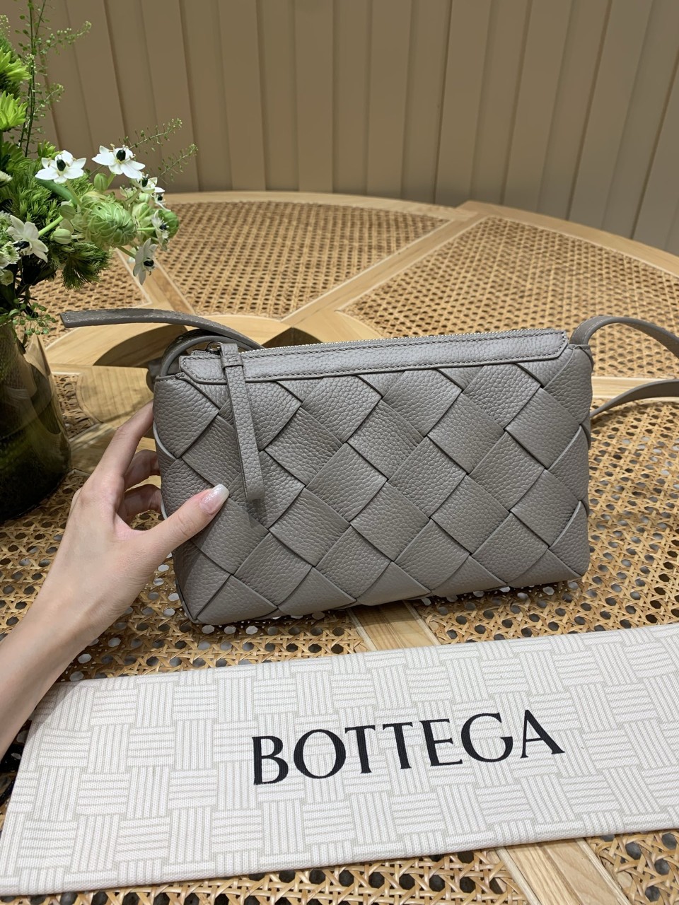 보테가베네타 디아고 지퍼 메신저 837112V4FV12816 25*5*15cm