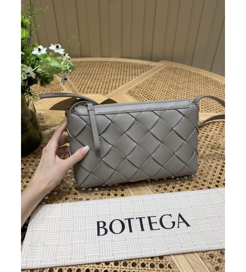 보테가베네타 디아고 지퍼 메신저 837112V4FV12816 25*5*15cm