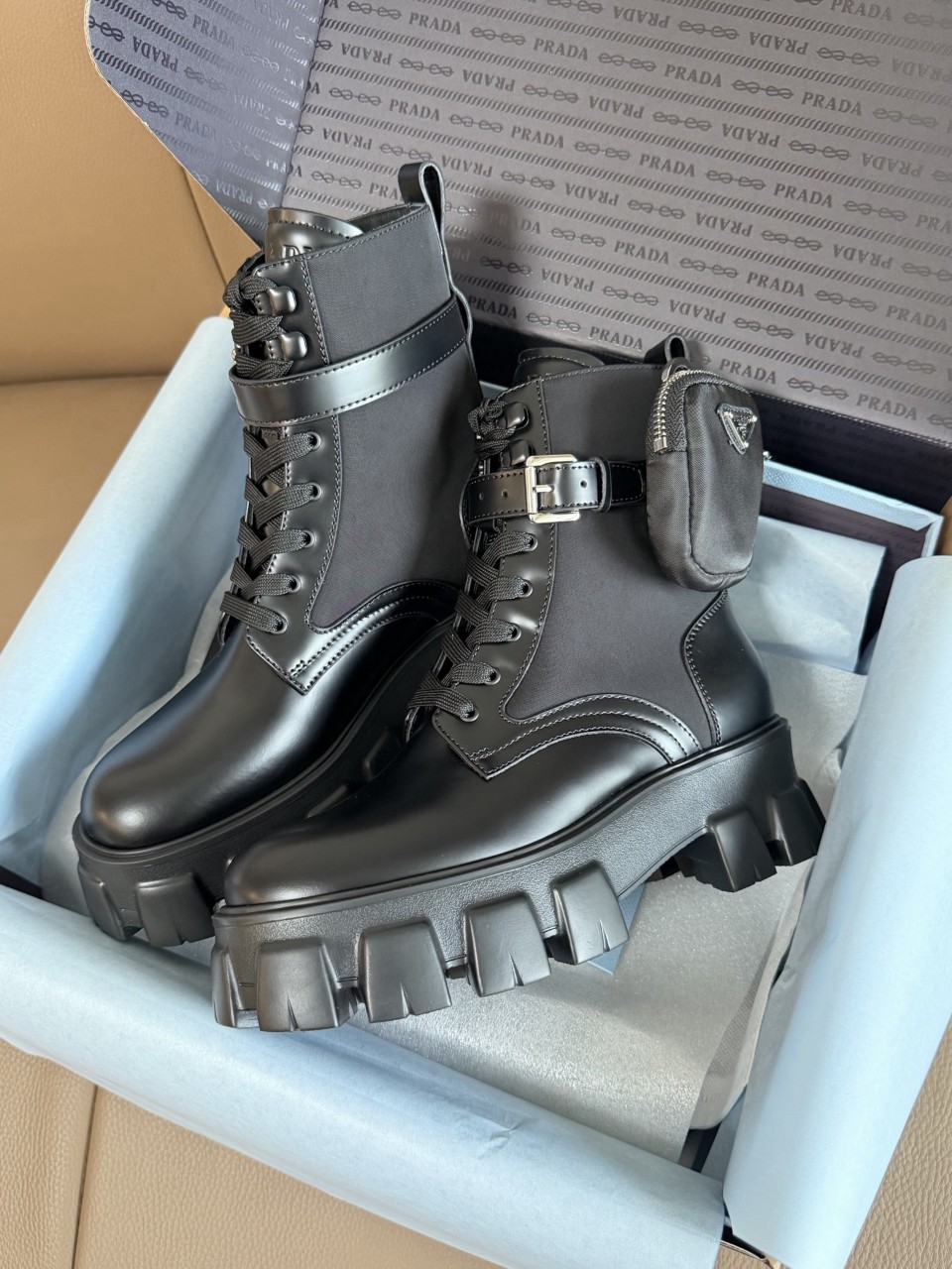 프라다 모놀리스 브러쉬드 레더 앤 나일론 부츠 블랙 Prada Monolith Brushed Leather and Nylon Boots Black 2UE007-3LFR-F0002 35~40
