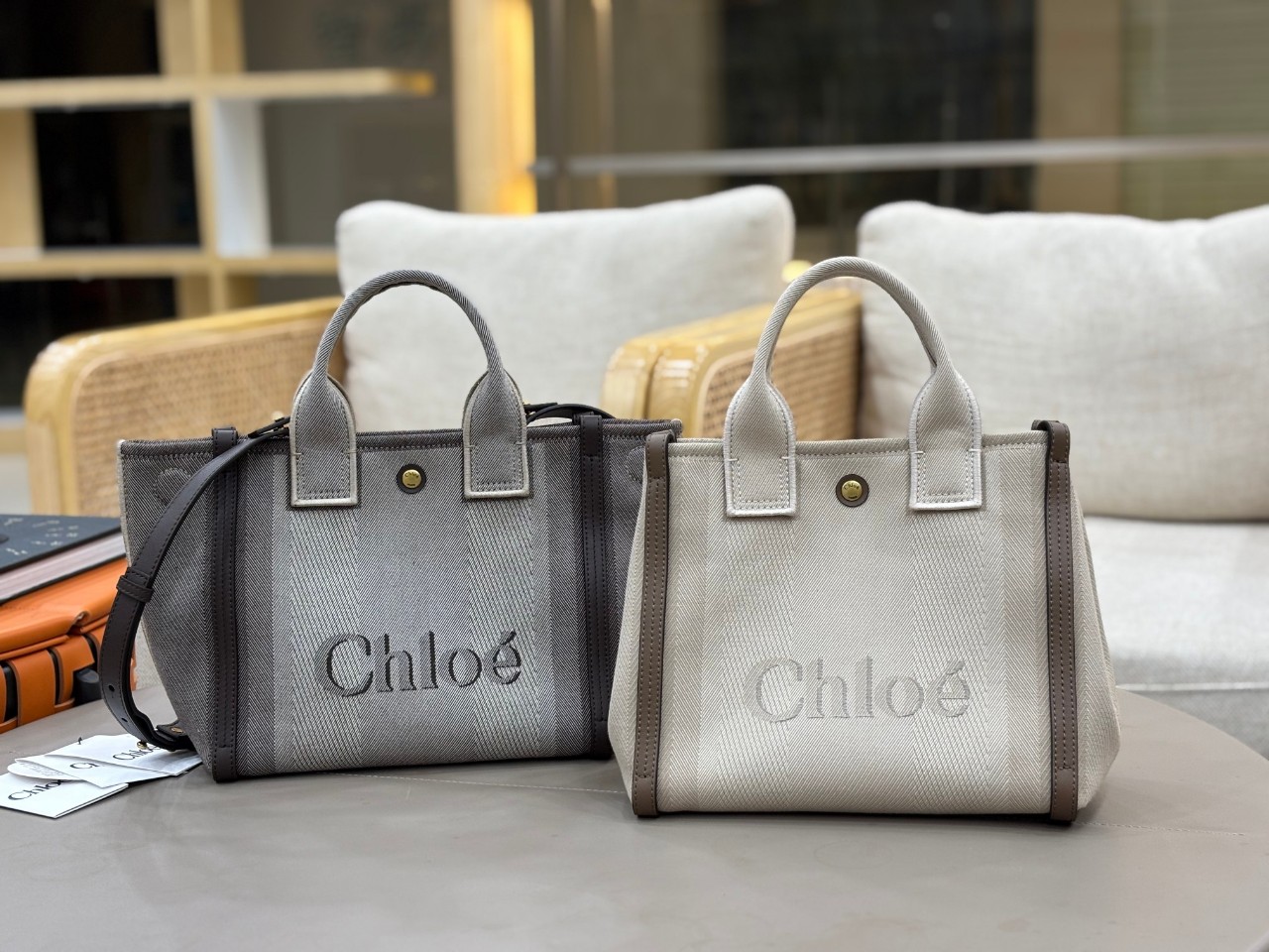 25SS 여성 캐리 미디엄 토트숄더백 CHC25SS910O65 27*23*12cm