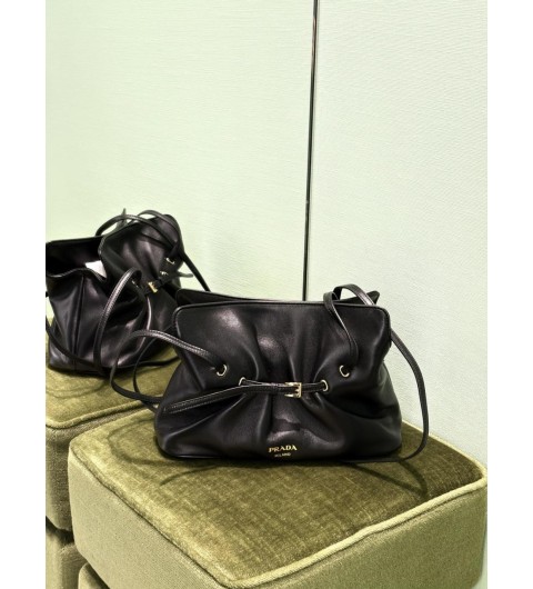 프라다 스몰 다다 나파 1BG586 2DX8 F073X V OOO 25*11.5*18.5cm