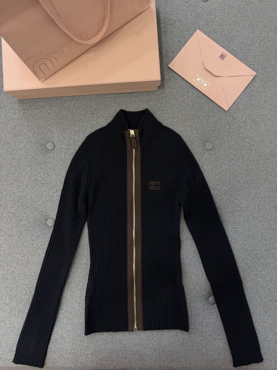 미우미우 캐시미어 가죽 가디건 Cashmere and leather zipper cardigan MMF992 1747 F0008 S OOO 38 40 42