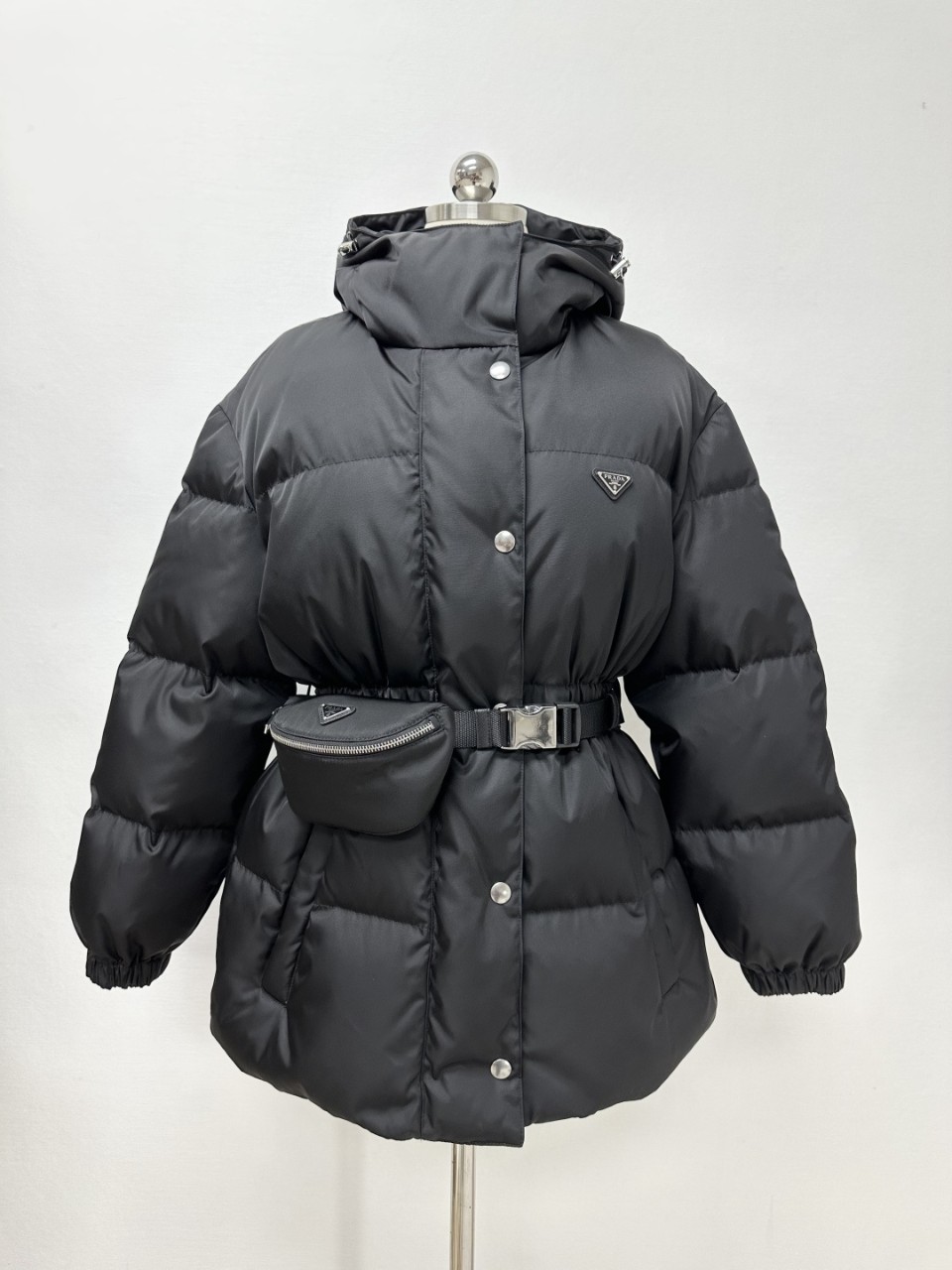 프라다 리나일론 벨티드 다운 자켓 블랙 숏 패딩 아우터 29X966-1WQ8-F0002 36 38 40 #타지아