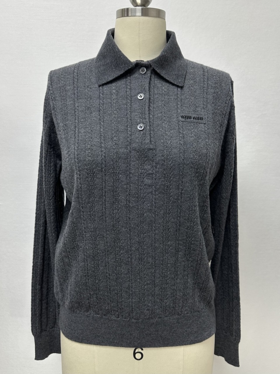미우미우 캐시미어 폴로 스웨터 슬레이트그레이 MMLB51 17IW F0480 36 38 40 #타지아