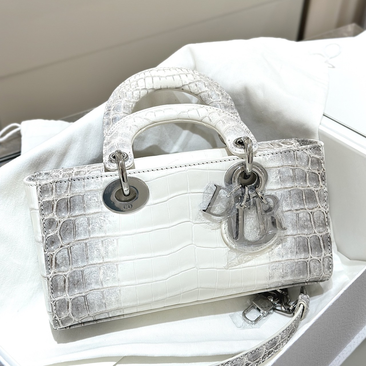 디올 DIOR  레이디 D-조이 Lady D-Joy 핸드백 히말라야 악어가죽 #여왕샵