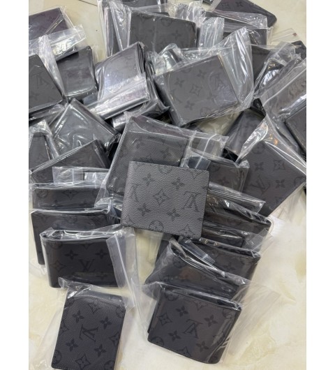 루이비통 슬렌더 월릿 모노그램 이클립스 리버스 반지갑 M80906 #vvip공장