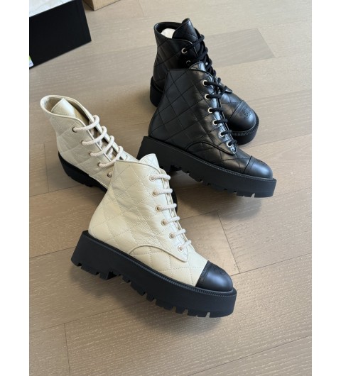 샤넬 Chanel 퀼팅 캡 토 컴뱃 부츠 (Quilted Cap Toe Combat Boots) G45833 35~40
