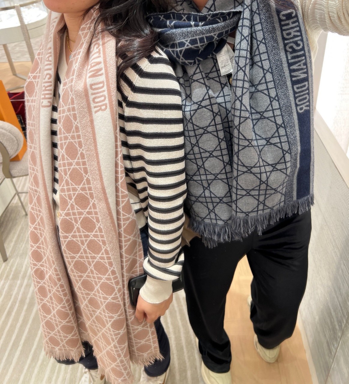 디올 까나쥬 스카프 머플러 2컬러 31CAN205I005 C532 220*48cm 캐시미어 57% + 울 43%