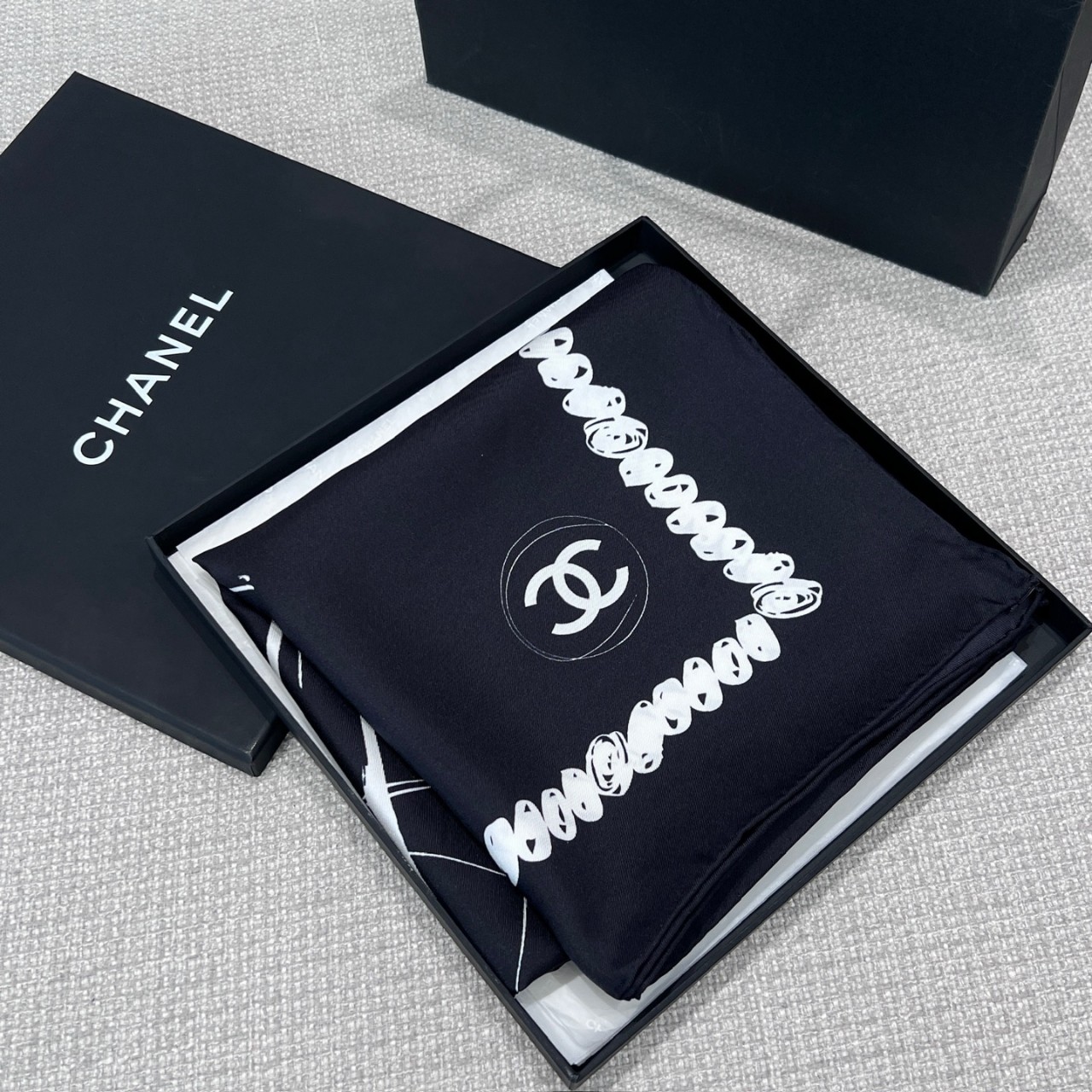 샤넬 (Chanel) 실크 스카프 90*90cm 100% 실크