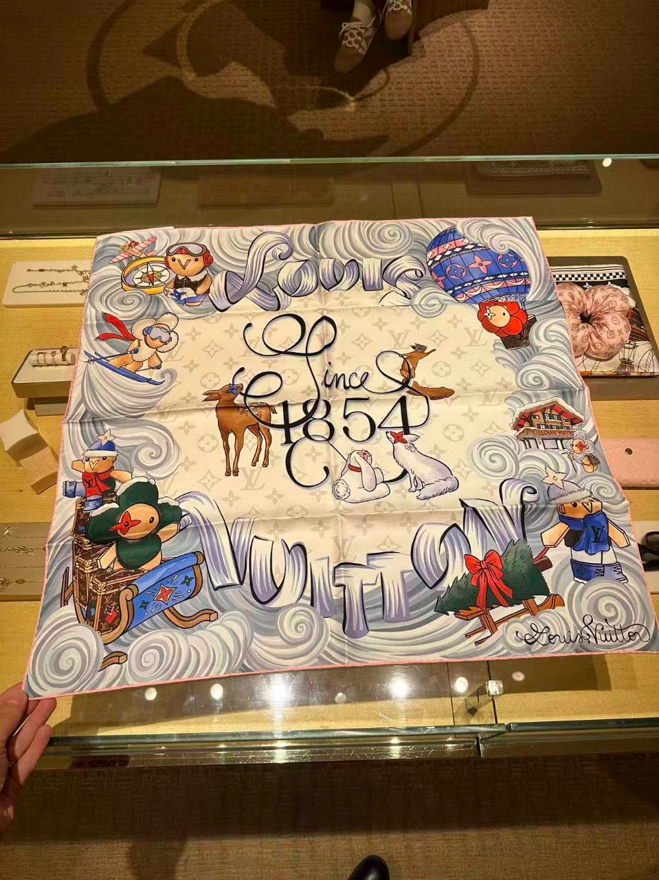 루이비통 비비엔 윈터 홀리데이 스퀘어 90 스카프 M97192 67*67cm 실크 100%