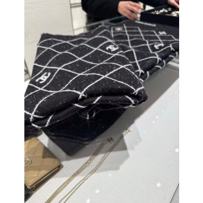 샤넬 25FW 울 머플러 CC로고 퀼팅 스톨 숄 2컬러 블랙 화이트 그레이 AAB206 198*70cm 울 95%