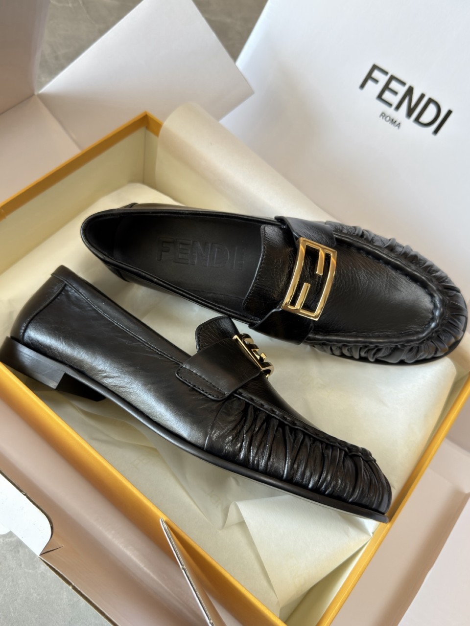 [펜디] FW25 Baguette 로퍼 8D8756NBAF0QA1 6592307 35~40