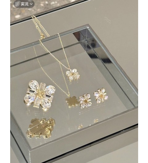 셀린느 CELINE 데이지 브로치 / 스트라스 & 골드 브라스 #폭스샵