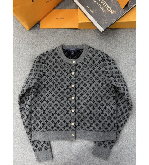 루이비통 1AHZC6 브러시드 모노그램 가디건 S M L