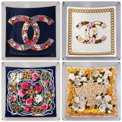 샤넬 26C 크루즈 미니 실크 스카프 반다나 CC로고 골드 체인 프린트 네이비 AAB602 90*90cm 100%실크