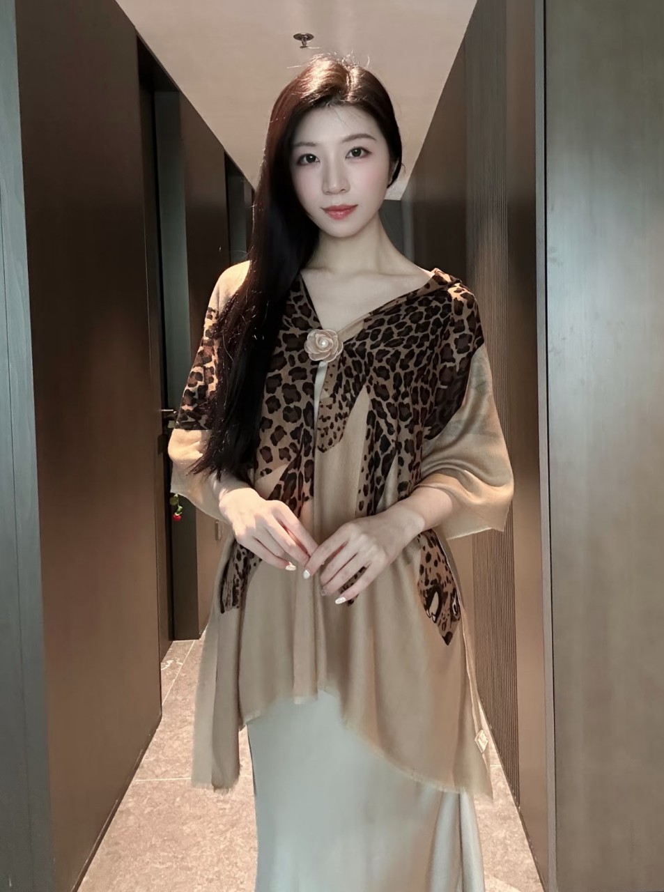 생로랑 레오파드 울 트윌 숄 8362713Y2009988 200*135cm 100%울