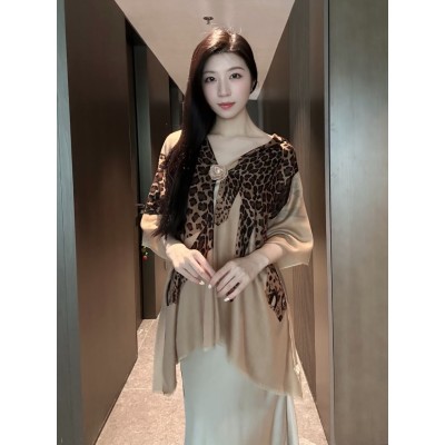 생로랑 레오파드 울 트윌 숄 8362713Y2009988 200*135cm 100%울