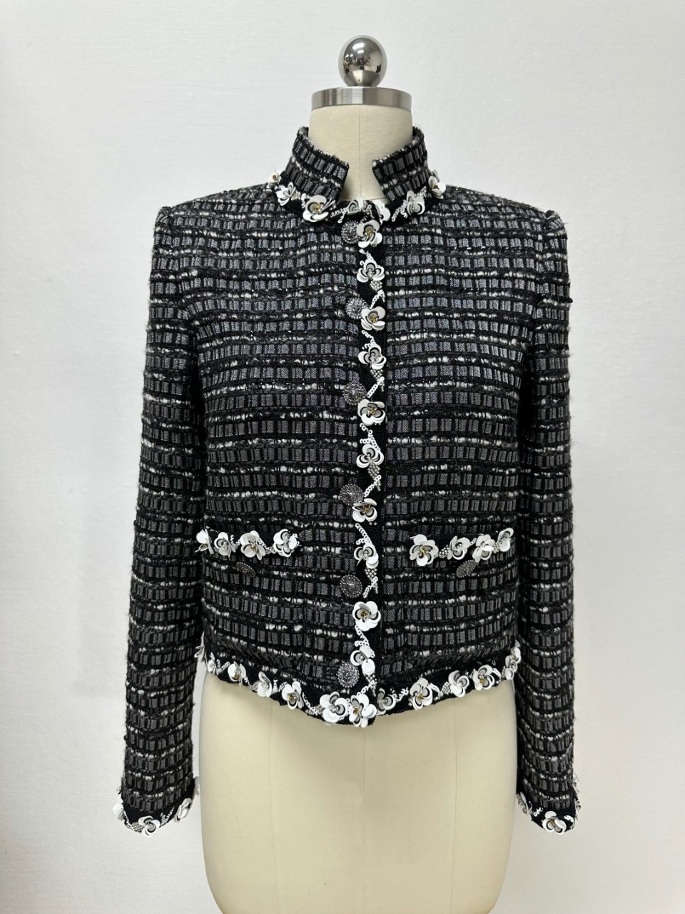 샤넬 CHANEL 25A 블랙 & 화이트 트위드 재킷 자켓 36 38 40 #타지아