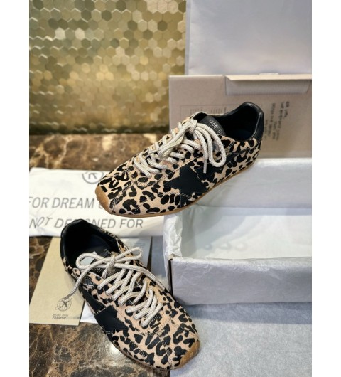 골든구스 GOLDEN GOOSE 블랙 레더 스타 베이지 & 블랙 레오파드 프린트 포니스킨 여성 마라톤 스피드 35~40 #해피샵