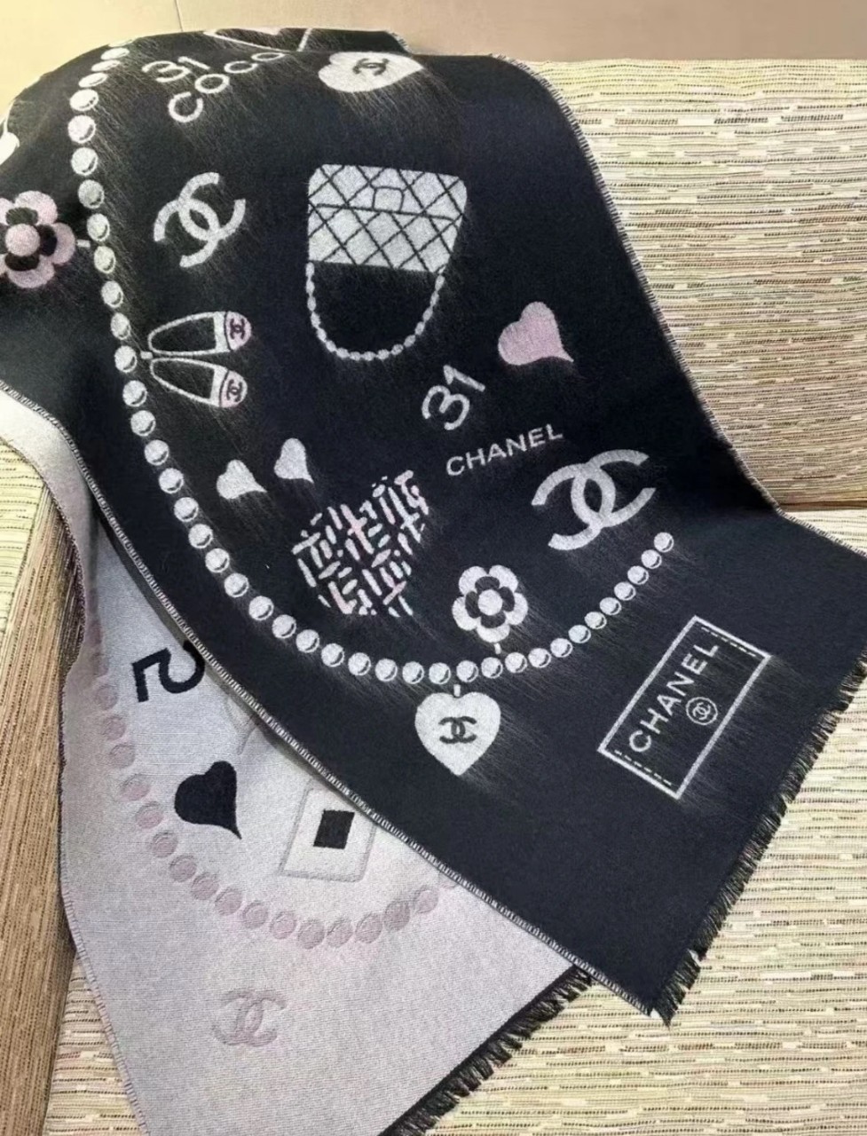 샤넬 시그니처 목도리 양면 머플러 울실크 블랙 핑크 AAB353 200*45cm 울 95% + 실크 5%