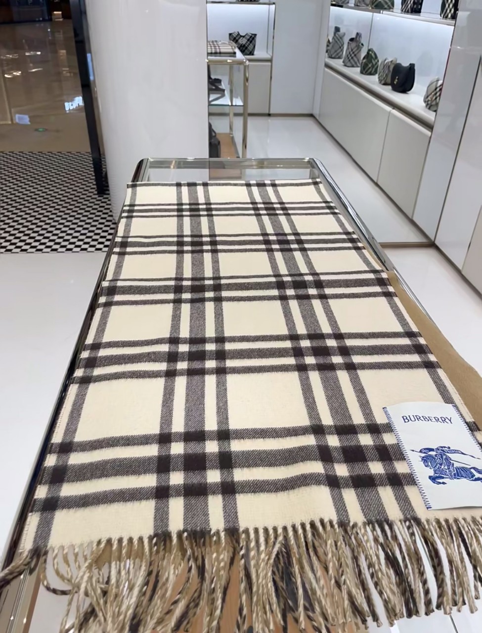 버버리 리버시블 체크 캐시미어 머플러 캔들 8099068 Burberry Reversible Check Cashmere Muffler Candle 210*50cm 캐시미어 100%