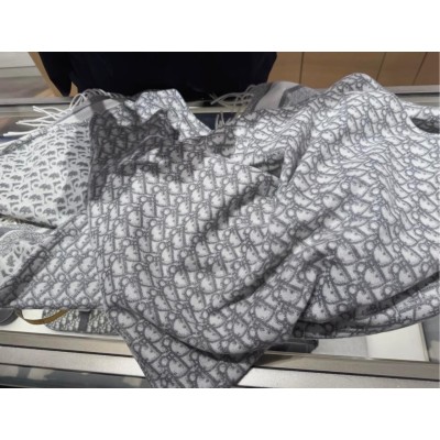 디올 DIOR 케이프 판초 숄 오블리크 캐시미어 프린지 25FW 180*140cm 캐시미어 84% + 비스코스 12% + 폴리에스터 4%