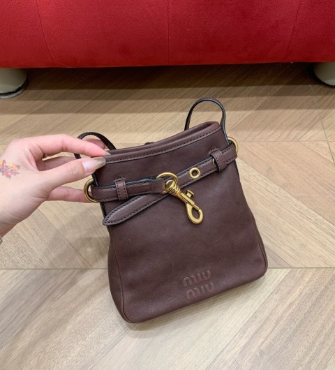 25FW 나파 가죽 파우치 백 5NR461 AEFX F0NBL 17*19*4.5cm