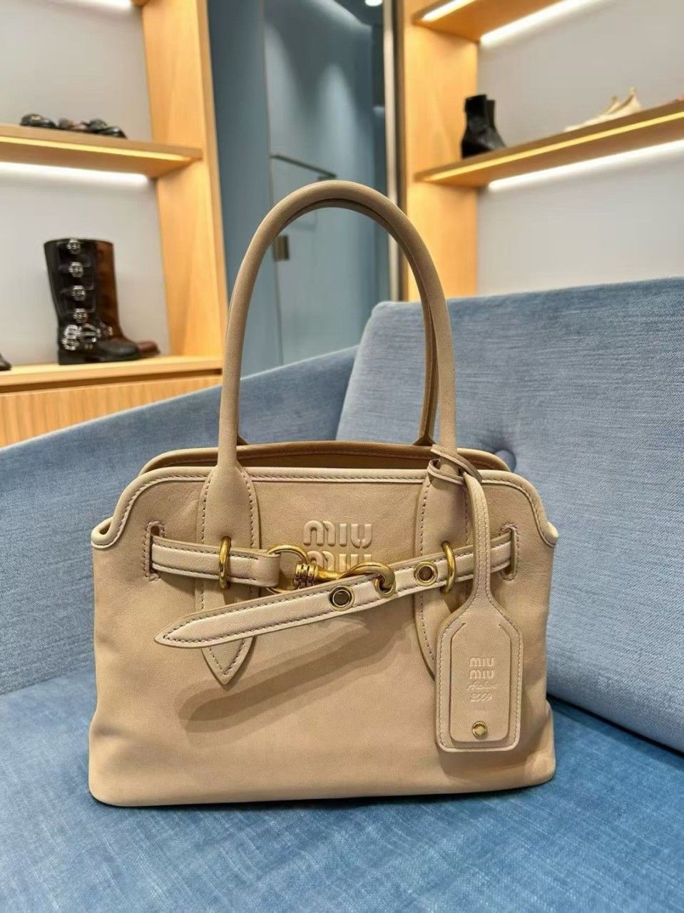 미우미우 아방뛰르 나파 가죽 백 5BG291 2BBL 30*10*22cm